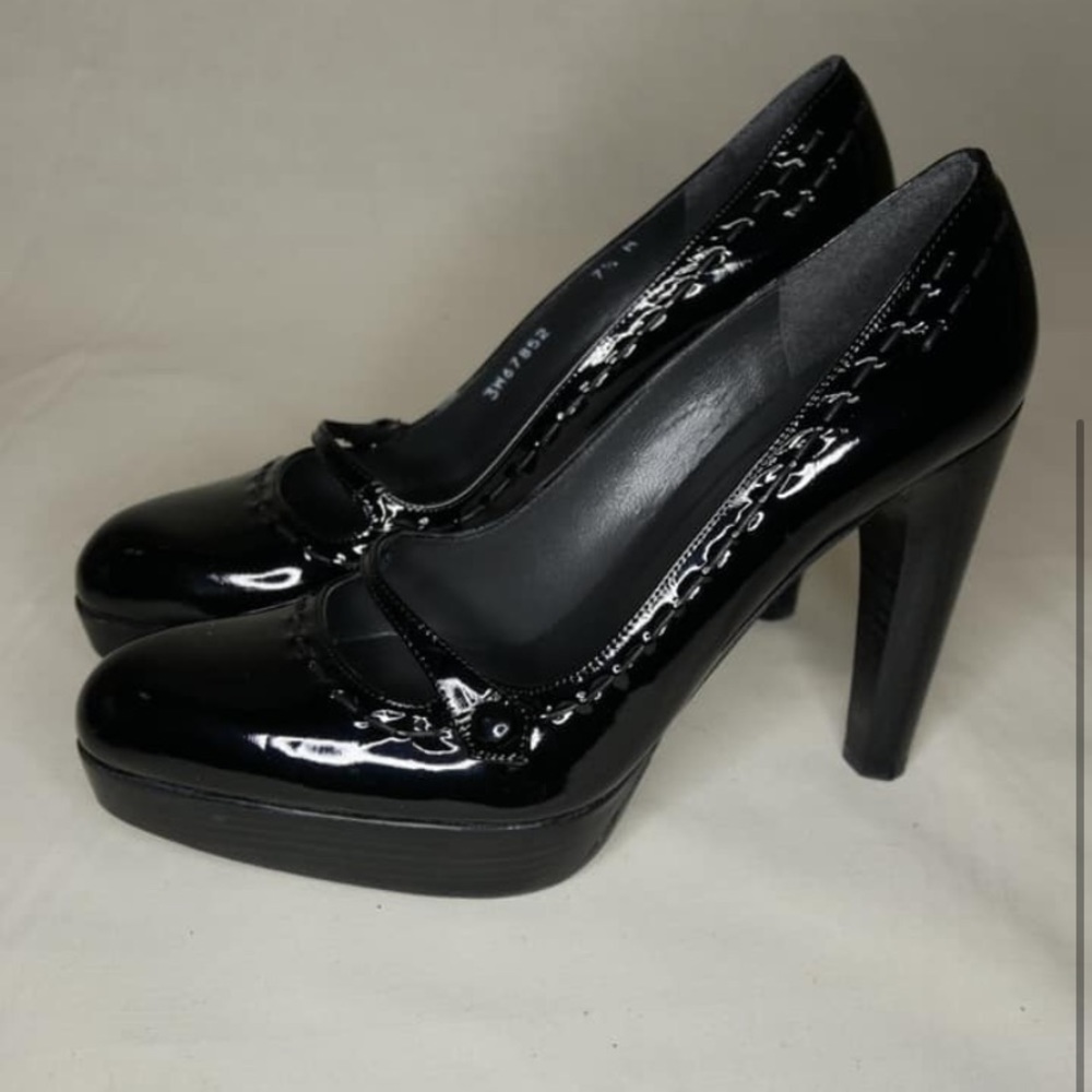 Stuart Weitzman Pumps
